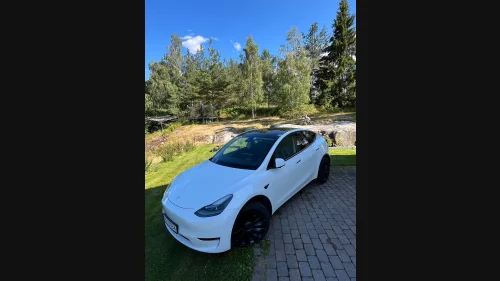 TESLA Model Y Performance AWD
