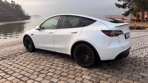 TESLA Model Y Performance AWD
