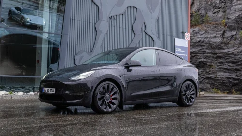 TESLA Model Y Performance AP/AWD/Skinn/21"/H.Feste ++