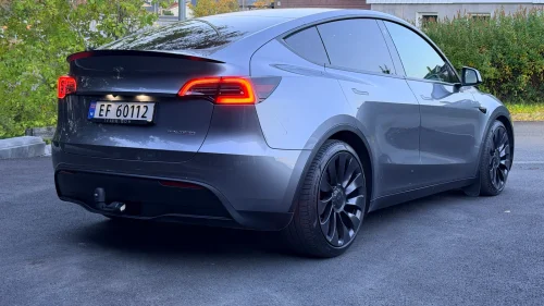 TESLA Model Y Performance AWD