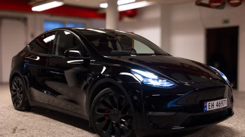 TESLA Model Y Performance AWD