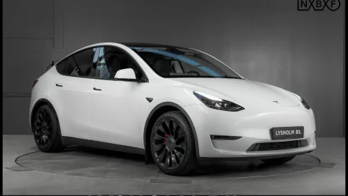 TESLA Model Y Performance/Autopilot/Hengerfeste/Premium/Skinn