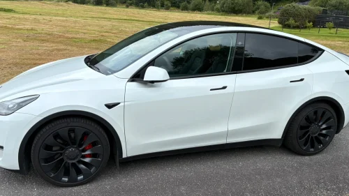 TESLA Model Y Performance AWD