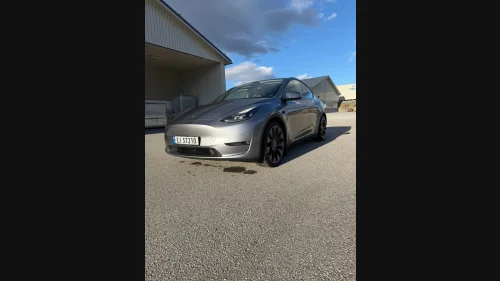 TESLA Model Y Performance AWD
