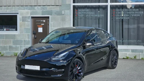 TESLA Model Y PERFORMANC HW4 INTEGR.SKJERM_BAKSETE 21+21" KROK HIFI++