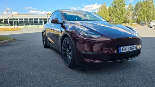 TESLA Model Y Performance AWD