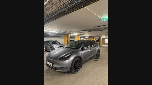 TESLA Model Y Performance AWD
