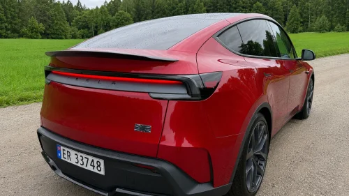 TESLA Model Y Performance AWD