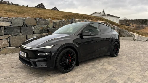 TESLA Model Y Performance AWD