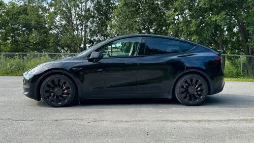 TESLA Model Y Performance AWD / 21” S+V / Autopilot / Premium / pano