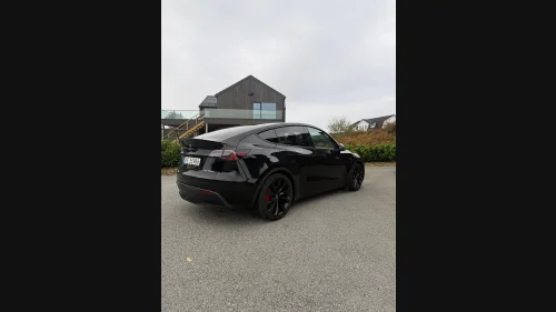 TESLA Model Y Performance, AWD, nye 21 felg m/dekk, Autopilot, Carbon