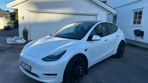 TESLA Model Y Performance AWD