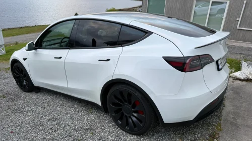 TESLA Model Y Performance AWD/MEGET PEN!!!!!!!