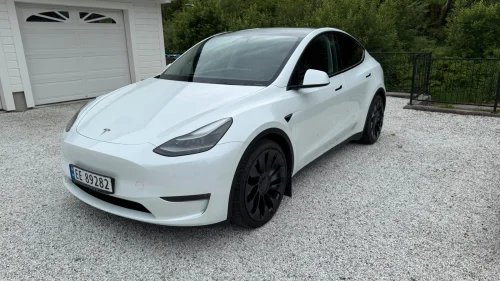 TESLA Model Y Performance AWD / Lav KM / 21/21"