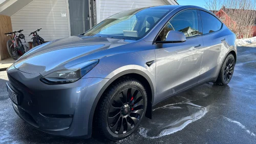 TESLA Model Y Performance AWD