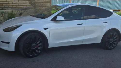 TESLA Model Y Performance AWD