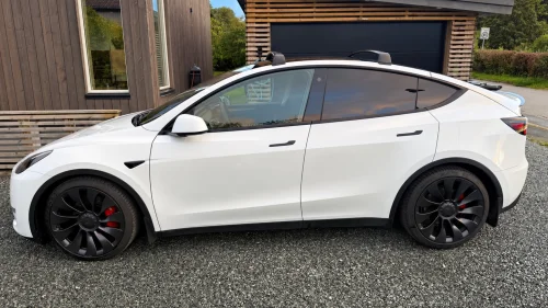TESLA Model Y Performance AWD