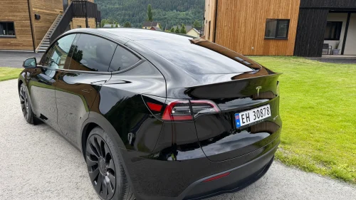 TESLA Model Y Performance AWD
