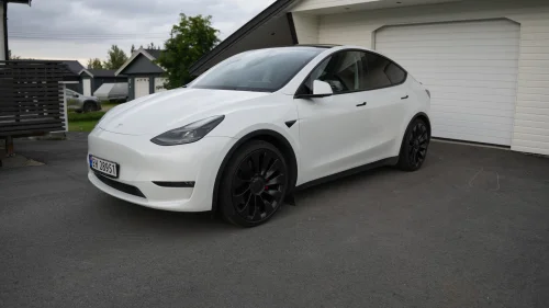 TESLA Model Y Performance AWD