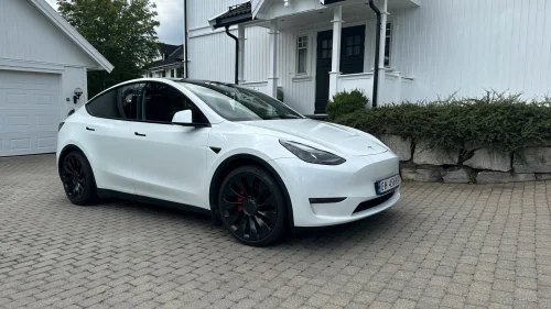 TESLA Model Y Performance AWD