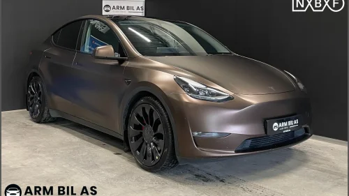 TESLA Model Y LR, Performance, Krok, AWD, Foliert, Rattvarme, Pano++