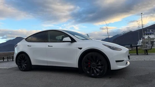 TESLA Model Y Performance AWD