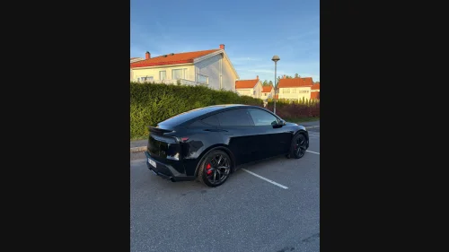 TESLA Model Y Performance AWD