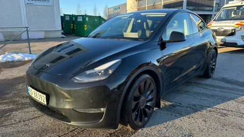 TESLA Model Y Performance AWD