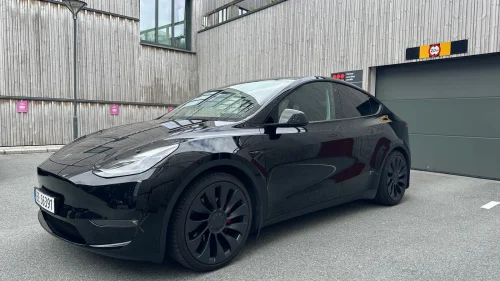 TESLA Model Y Performance AWD