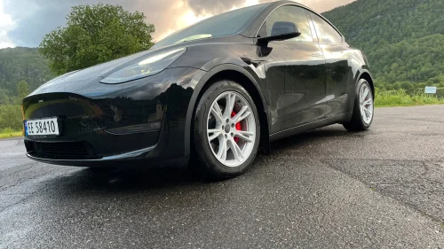 TESLA Model Y Performance AWD