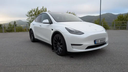 TESLA Model Y Performance AWD