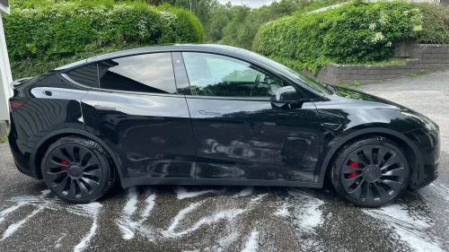 TESLA Model Y Performance AWD