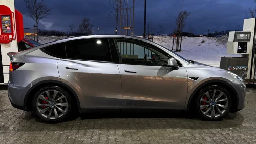 TESLA Model Y Performance AWD