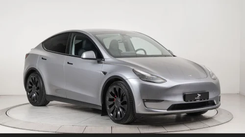 TESLA Model Y Krok Autopilot