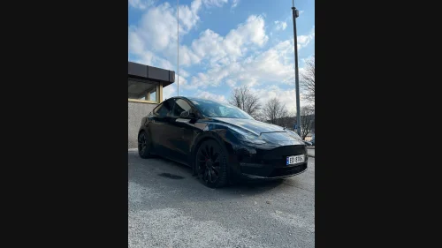TESLA Model Y Performance AWD