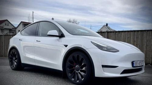 TESLA Model Y Performance AWD