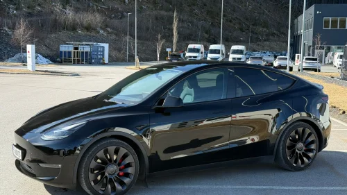 TESLA Model Y Performance AWD