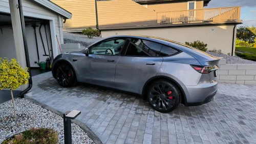 TESLA Model Y Performance AWD