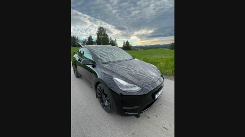 TESLA Model Y Performance AWD