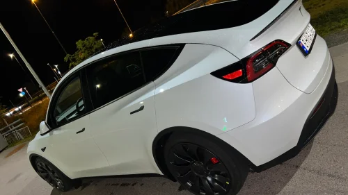 TESLA Model Y Performance AWD