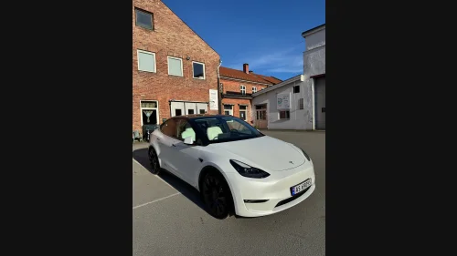 TESLA Model Y Performance AWD