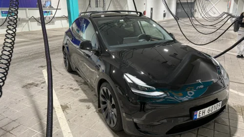 TESLA Model Y Performance AWD