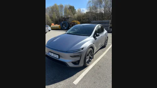 TESLA Model Y Performance AWD