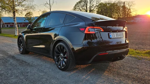 TESLA Model Y Performance AWD, Nye dekk, 8 Überturbine felger
