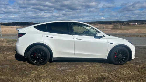 TESLA Model Y Performance AWD