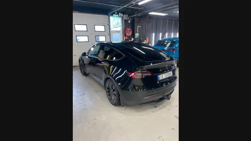 TESLA Model Y Performance AWD, krok, S/V dekk, coating, strøken bil.