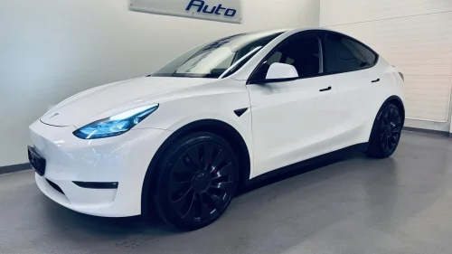 TESLA Model Y PERFORMANCE / AWD / HENGERFESTE / ÈN EIER!!