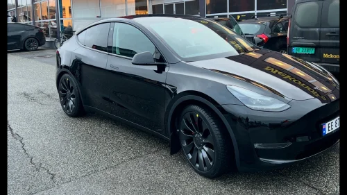 TESLA Model Y Performance AWD