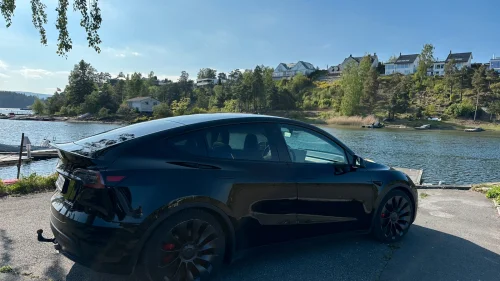 TESLA Model Y Performance AWD