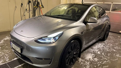 TESLA Model Y Performance AWD